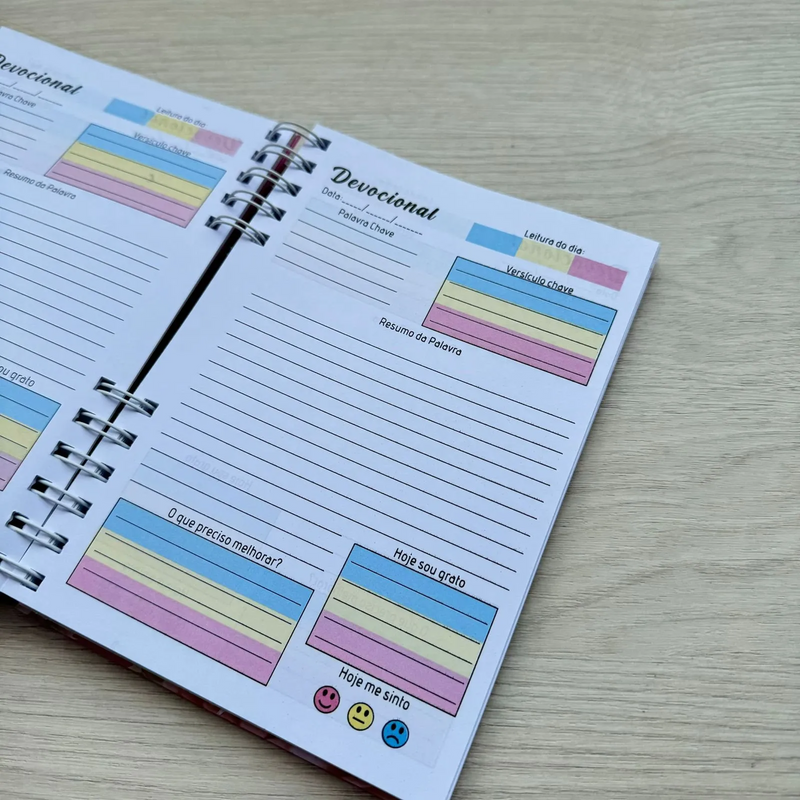 Caderno Devocional Branco Floral Aquele que te Guarda Nao Dorme